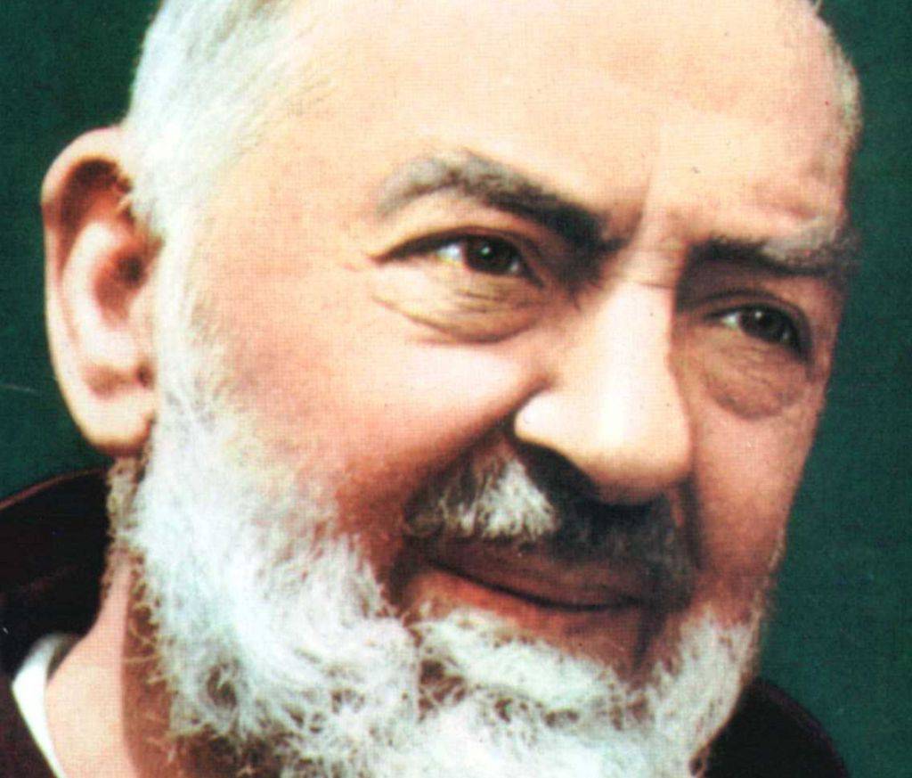 Perché Padre Pio sventolò una tovaglia dalla finestra della sua cella?
