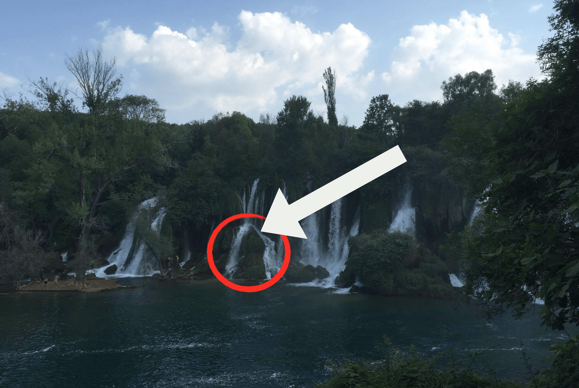 Scatta La Foto Alle Cascate Di Kravice Medjugorje E Resta Senza Parole La Luce Di Maria