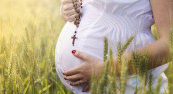 Dio la salva dalla New age: volevano che abortisse!