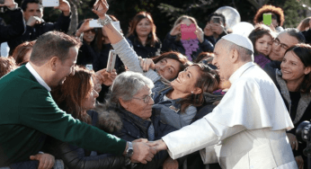 Il Papa nella parrocchia di S. Maria Josefa: preghiera, antidoto contro l’odio