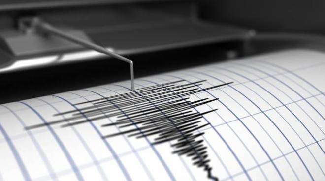 terremoto 3.5 magnitudo roma italia,