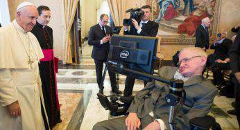 Hawking compie 76 anni: Sarei dovuto essere morto già nel 1985