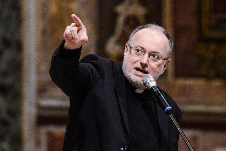 Don Fabio Rosini si racconta: "Dopo il tumore sono diventato più saggio"