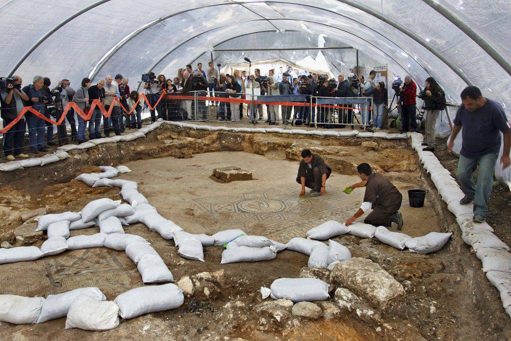 Israele: detenuto scopre la chiesa cristiana più antica della storia