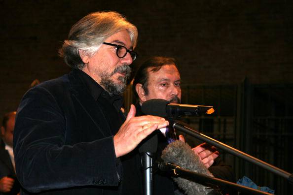 L'accusa di Meluzzi: "Il papa sostiene una sostituzione etnica in Europa"