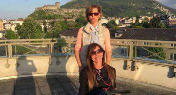 Patrizia e Roberta, una è cieca e l’altra non cammina: “A Lourdes per dire grazie”