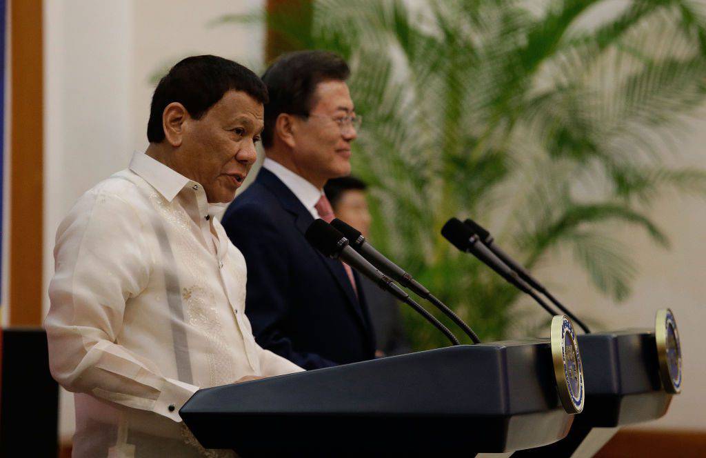 Filippine, il presidente Duterte: "Dio? Chi è questo stupido?"