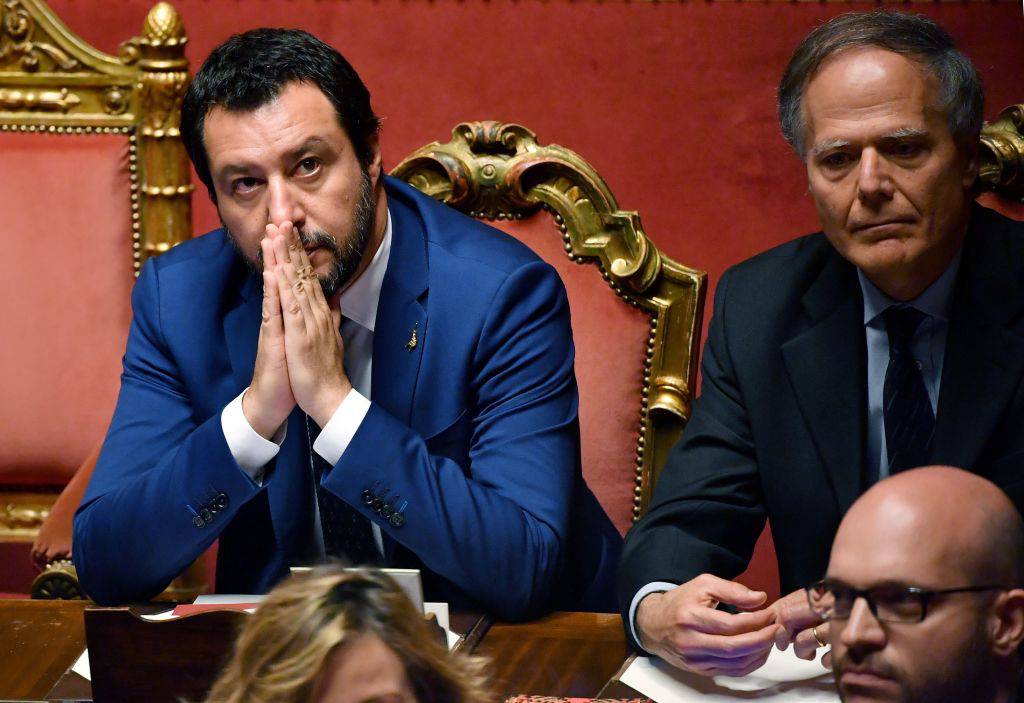 Salvini sbotta toccarsi in pubblico ritorni ad essere reato