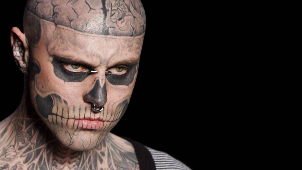 Si è suicidato Zombie Boy, il modello tatuato per somigliare ad un cadavere