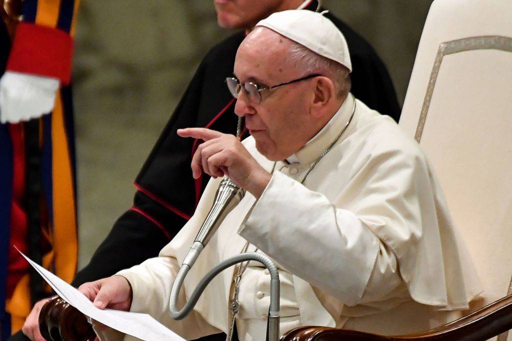 L'attacco del papa: "Quanta sporcizia nella Chiesa, vergogniamoci!"