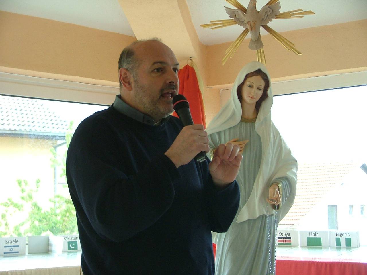 Padre Silvano Alfieri commenta il messaggio della Madonna