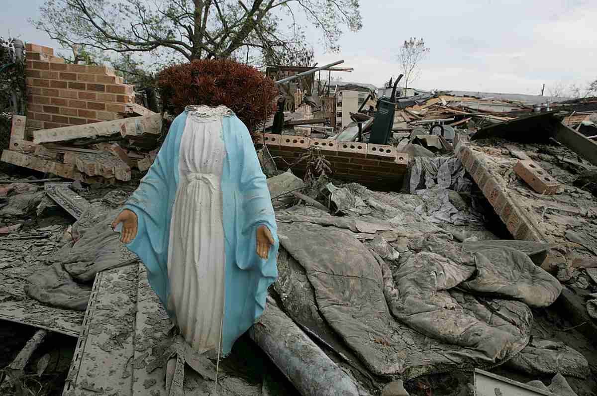 Balangero, Vandali distruggono due statue della Madonna