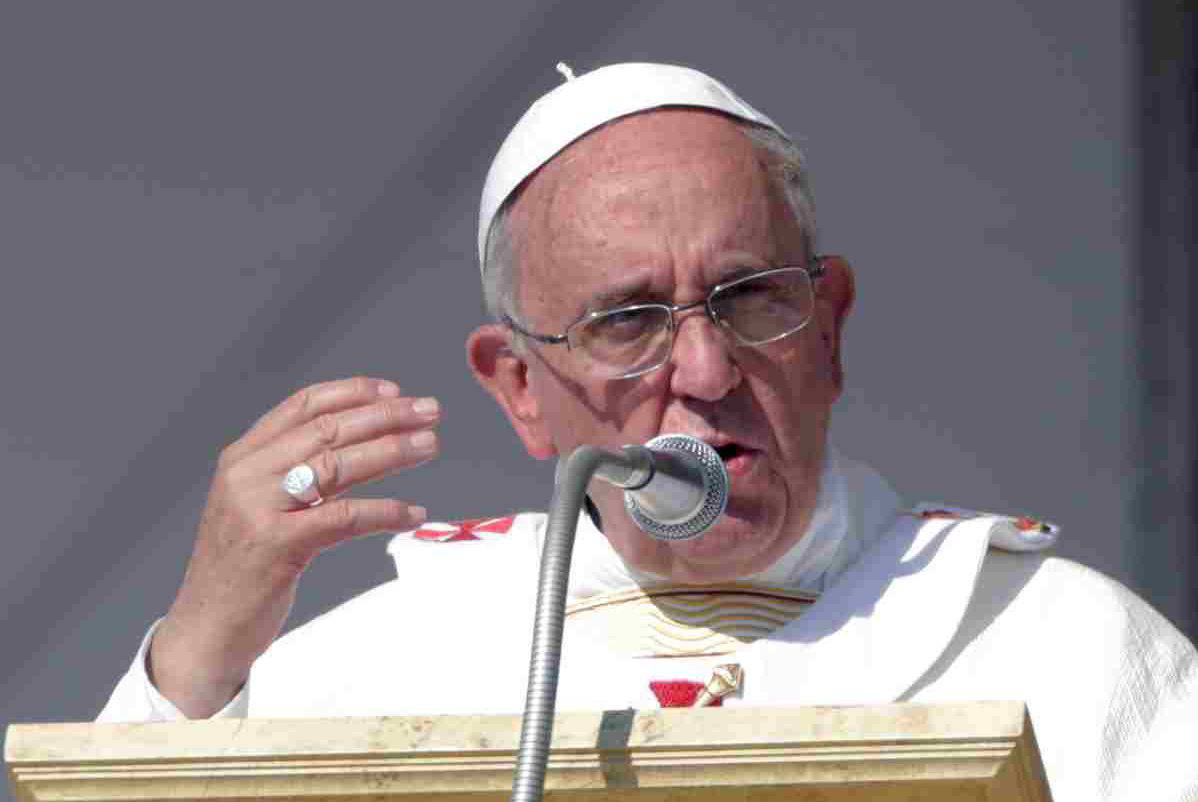papa francesco omelia rispetto operai