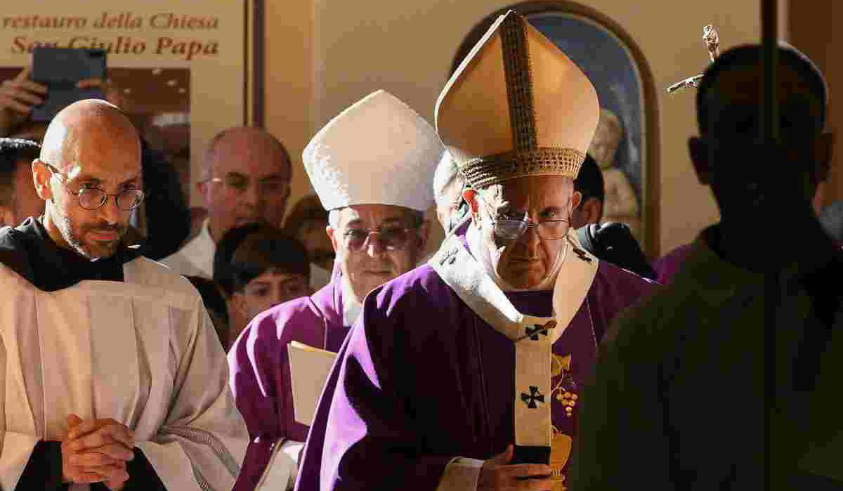 papa francesco parrocchia san giulio visita