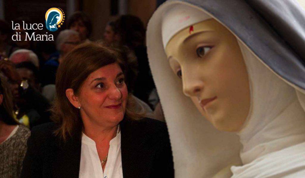  Elisabetta Parmigiani riceve il premio internazionale Santa Rita per avere perdonato il carnefice di sua figlia Carla 