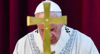 “Segno dell’amore di Dio per noi è la croce”: il Papa ci insegna a contemplarla – VIDEO