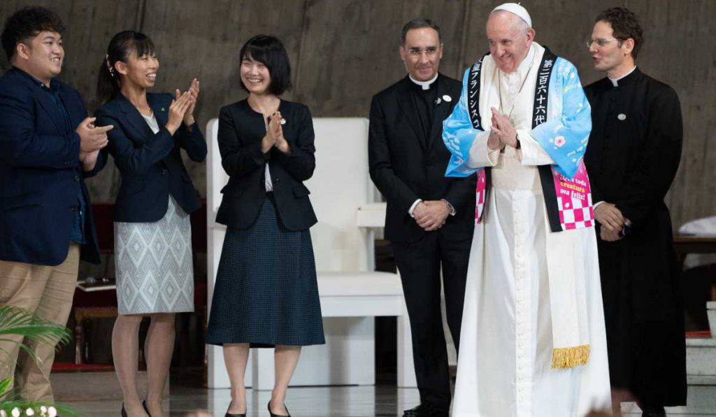 papa francesco giovani giappone