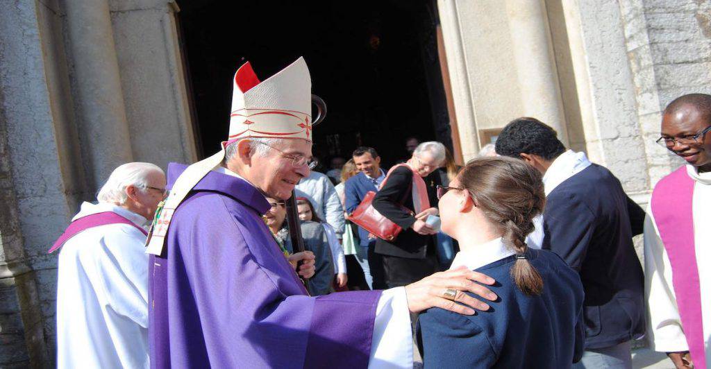 Mons Roland Pascal, Vescovo d'Ars, la Chiesa luogo di speranza no paura del Coronavirus