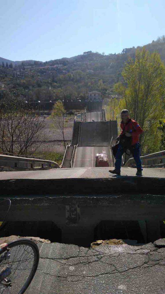 Autista miracolato, rimasto illeso dopo il crollo del ponte di Caprigliola - Massa Carrara 