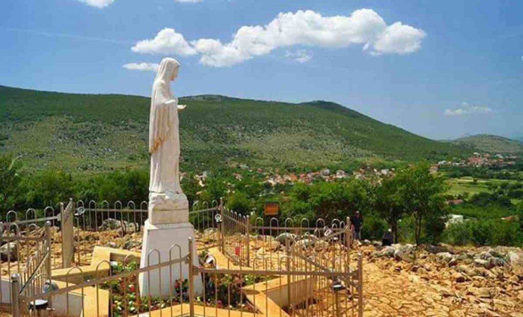 La Collina delle apparizioni a medjugorje nel tempo del Coronavirus 