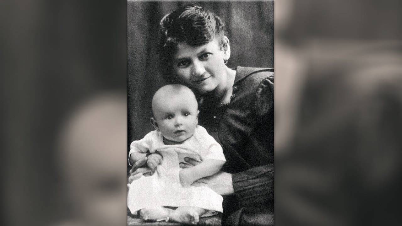 Giovanni Paolo II con la mamma Emilia