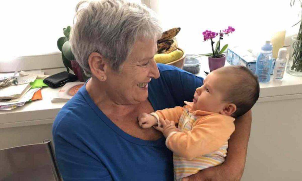 Nonna e nipotina finalmente insieme