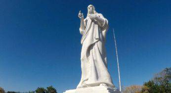 Il “Cristo dell’Avana” abbandonato per 60 anni oggi è monumento di fede