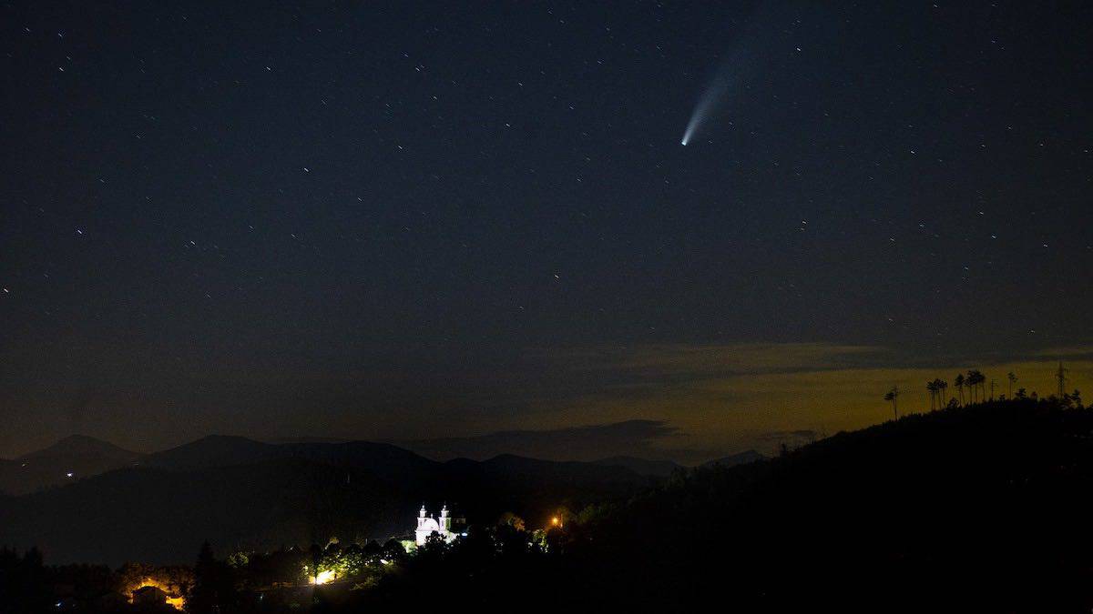 Spettacolare stella cometa sul santuario N.S. di Roverano