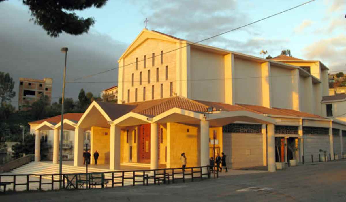 Santuario Madonna della Consolazione: Maria protegge ...