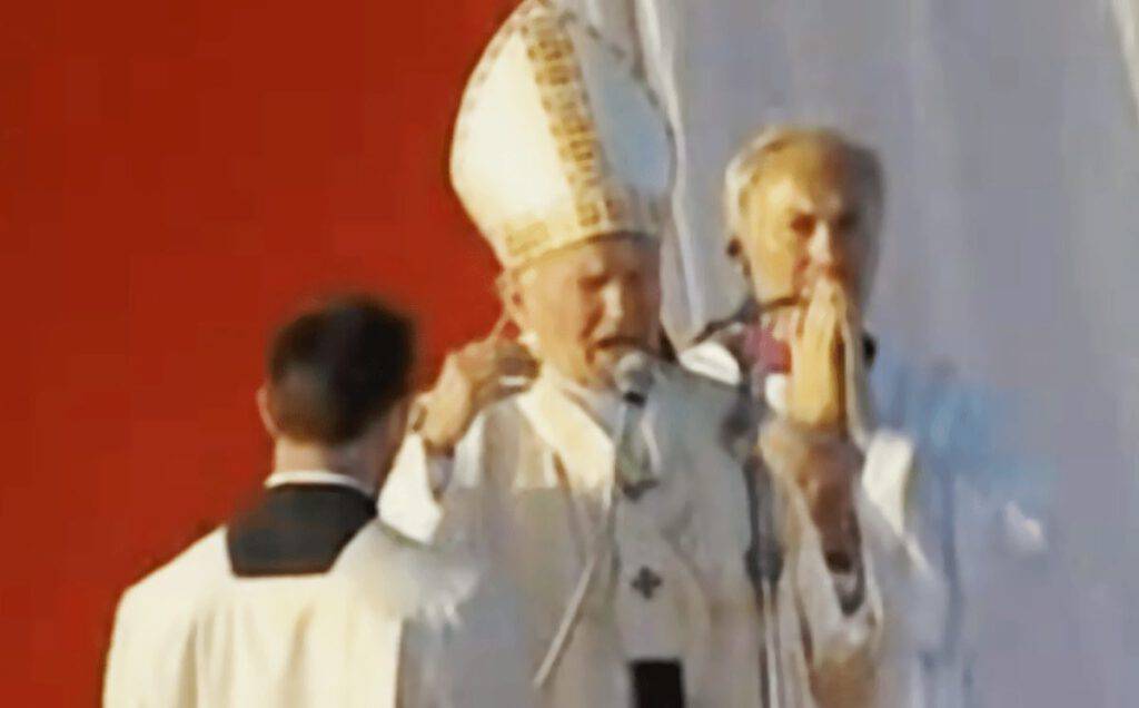 Giovanni Paolo II condanna pubblicamente la mafia