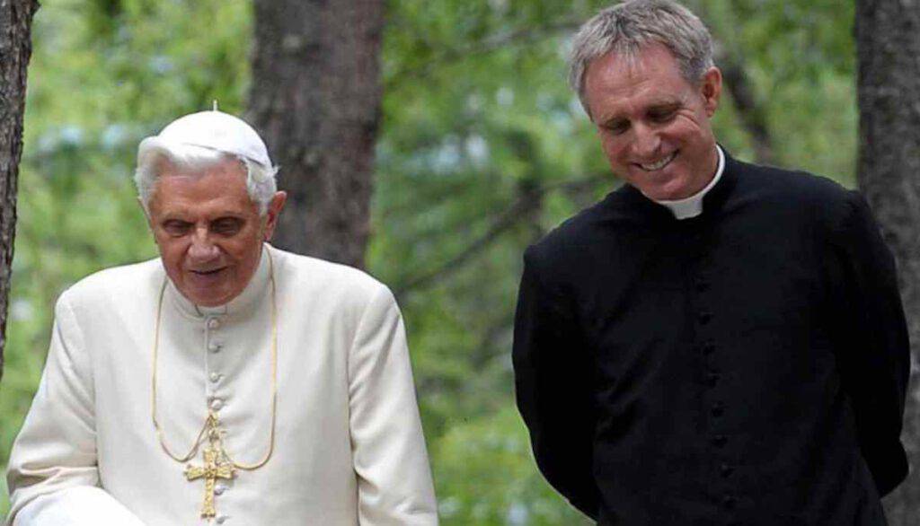 Mons Georg chiede preghiera per Benedetto XVI