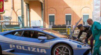 In autostrada a 230 Km/h per amore della vita