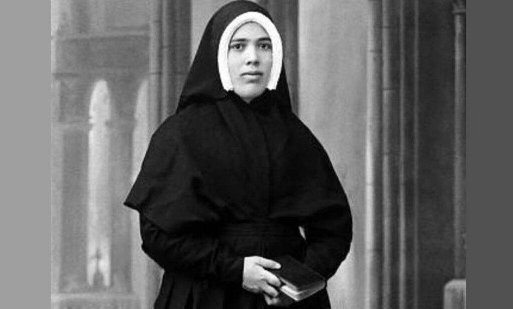 Suor Lucia di Fatima, nel suo diario l'appello della Vergine a pregare il Rosario 