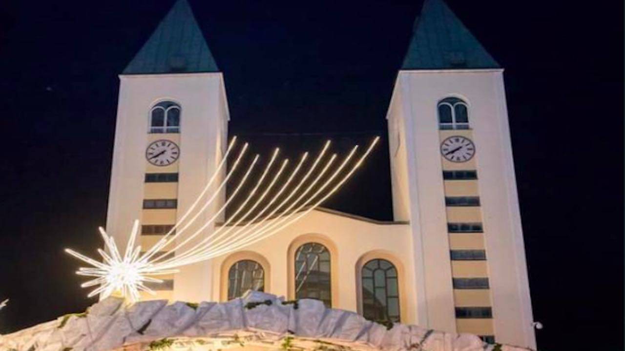 Chiesa di Medjugorje a Natale