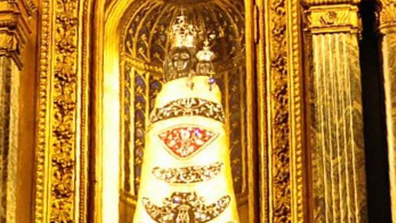 Preghiera Alla Madonna Di Loreto Per Domandare Una Grazia