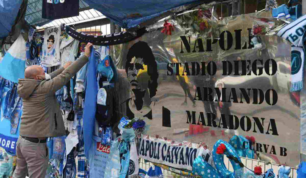 Stadio intitolato a Maradona. Sacerdoti protestano