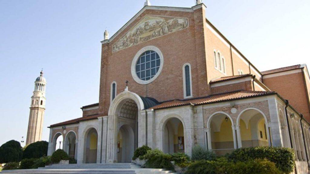 santuario madonna rosa