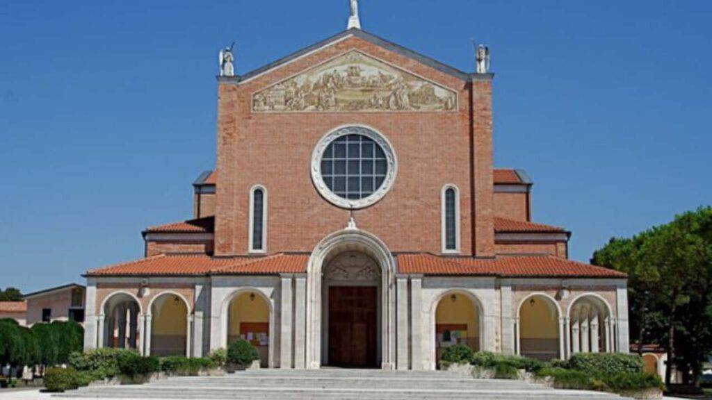 santuario madonna rosa