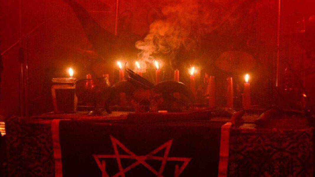 Immagini choc della Messa nera andata