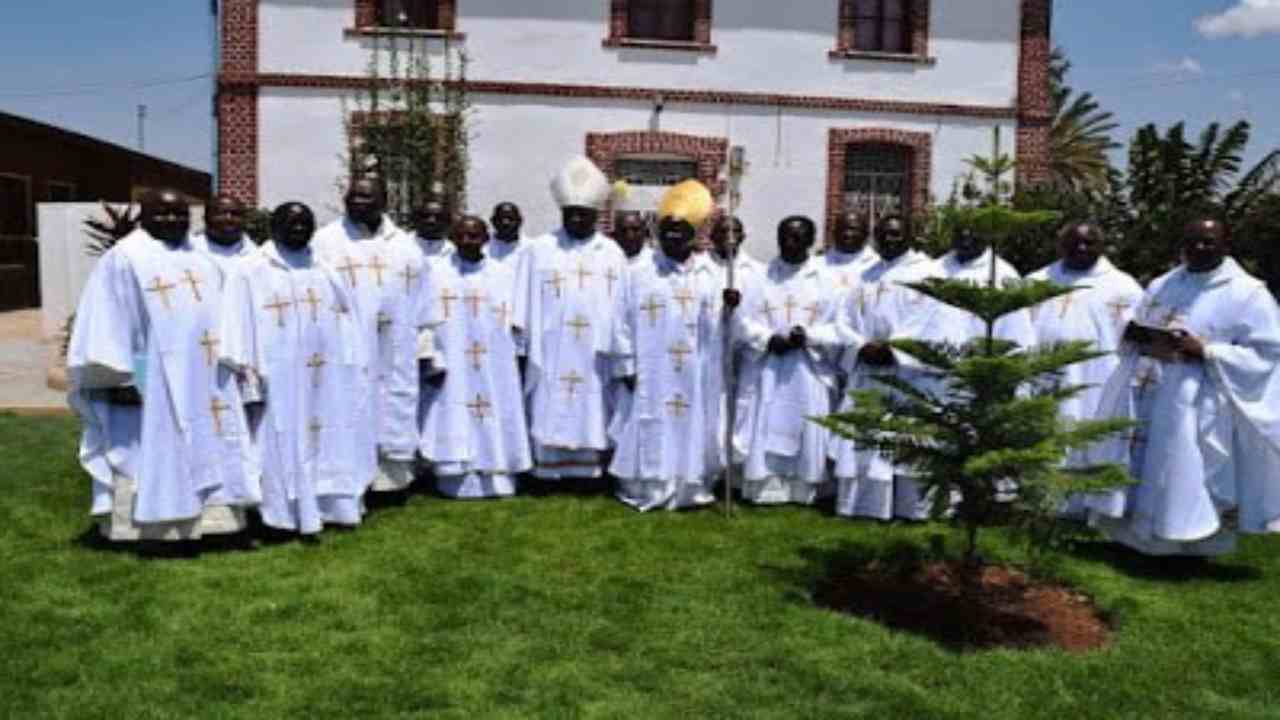 nuovi sacerdoti in Tanzania