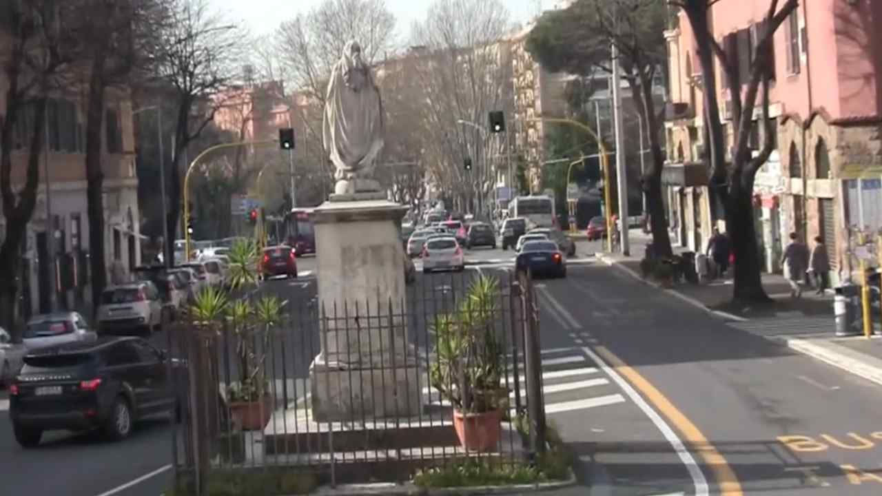Statua Madonna Montesacro