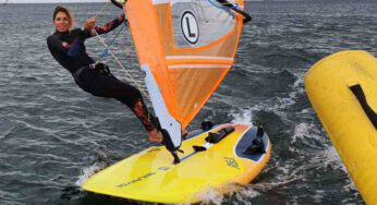 Il gesto della campionessa di windsurf salva una vita, anzi due