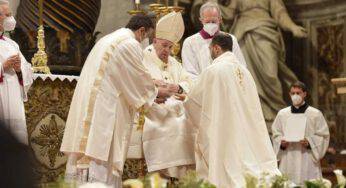 L’accorata omelia del Papa: il rischio che corre un prete quando non prega