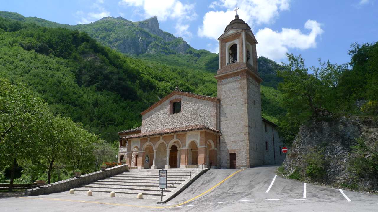 Montefortino Santuario Madonna Ambro