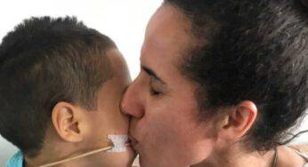 Bimbo rifiutato 10 volte, inaspettatamente trova la sua “mamma”