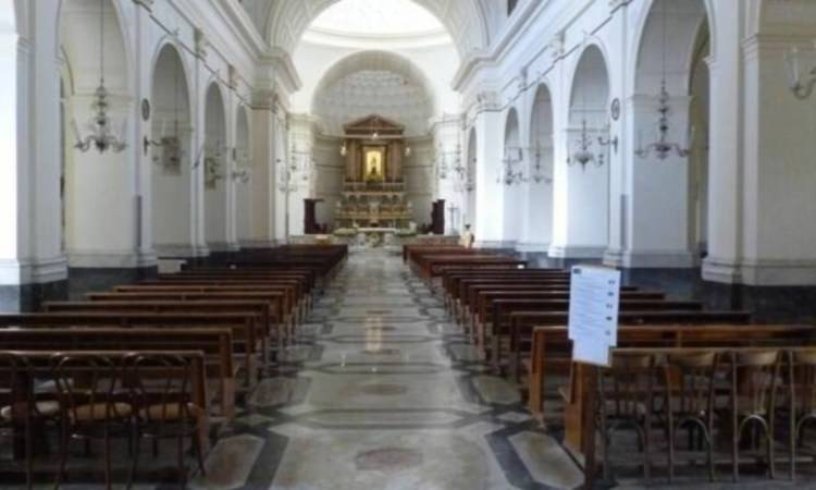 Interno collegiata Santa Maria a mare, Maiori