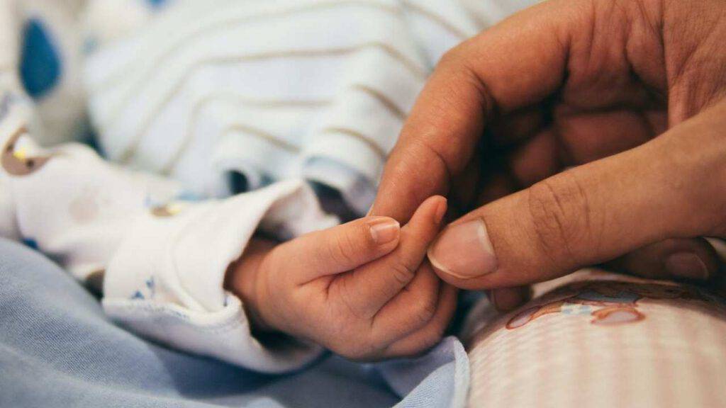 Le dicono che sua figlia è morta ma la verità è un’altra Le dicono che sua figlia è morta ma la verità è un’altra