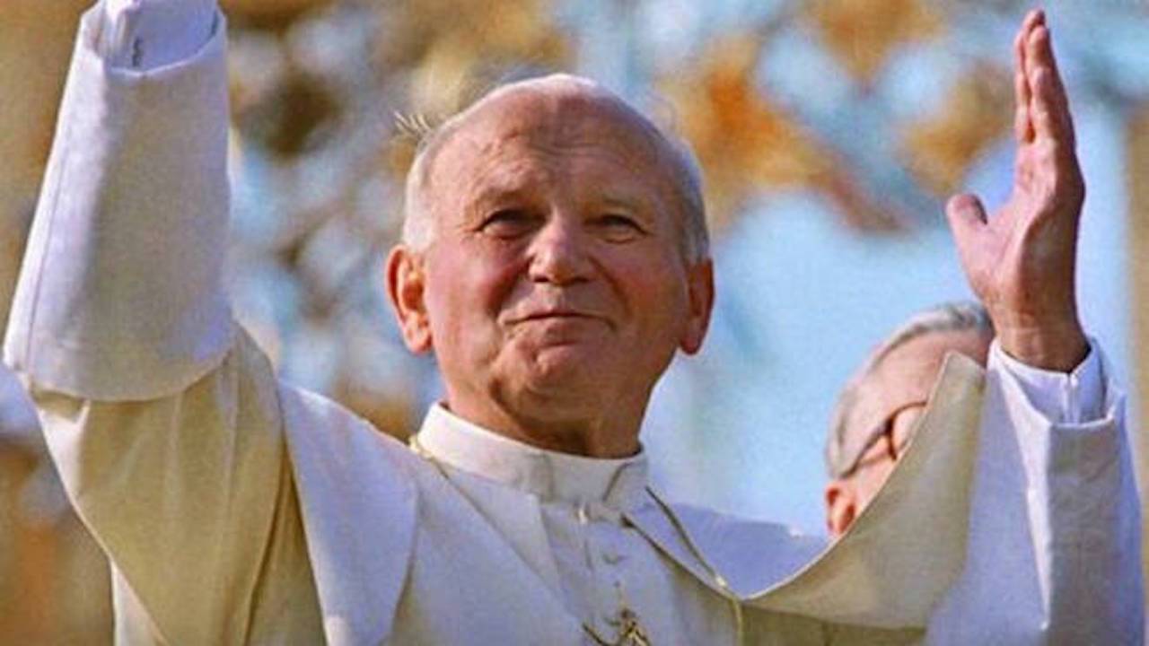 Novena a San Giovanni Paolo II: la visita a Madre Teresa di Calcutta