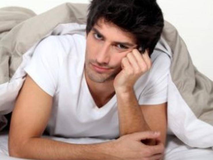 giovane a letto