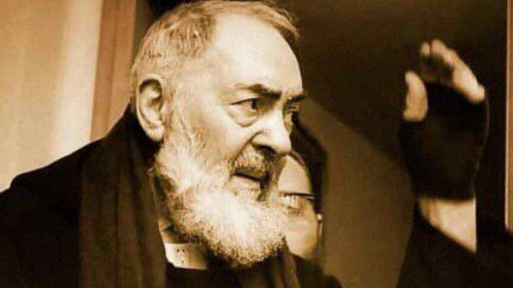 Padre Pio: come riconoscere la sua presenza attraverso i profumi